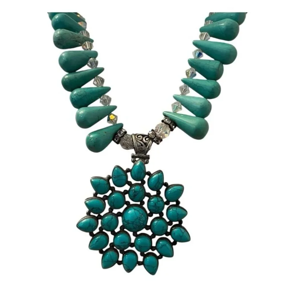 Southwestern Silver Tone Faux Turquoise Medallion Pendant Beaded Necklace